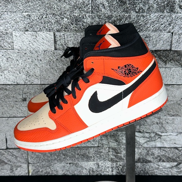 Jordan 1 Mid Team Orange Black - MNS10.5 - Picture 5 of 9